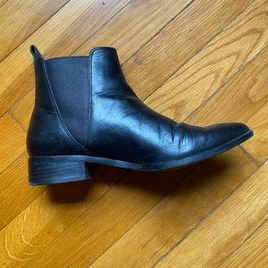 100% leather women’s chelsea boots